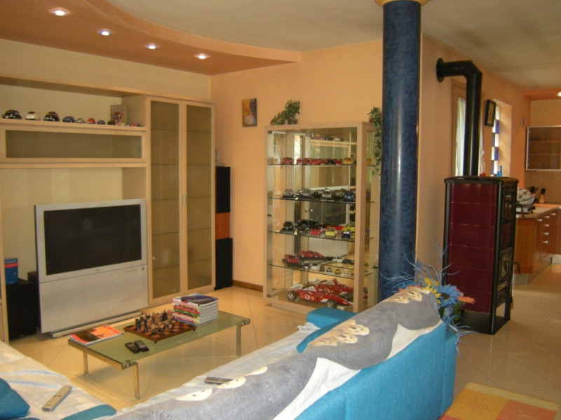 CAMPIGLIA dei BERICI: In posizione comoda al centro paese e alla S.s. Riviera Berica, proponiamo ...