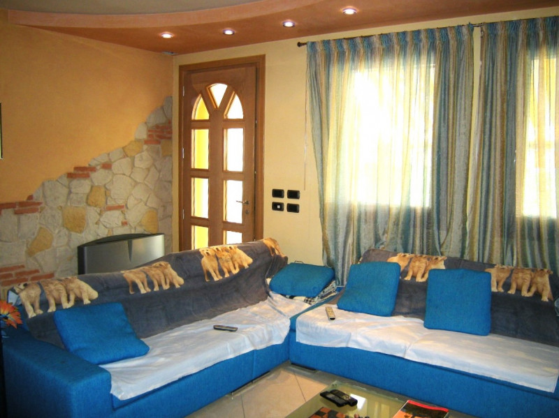 CAMPIGLIA dei BERICI: In posizione comoda al centro paese e alla S.s. Riviera Berica, proponiamo ...