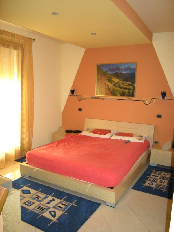 CAMPIGLIA dei BERICI: In posizione comoda al centro paese e alla S.s. Riviera Berica, proponiamo ...