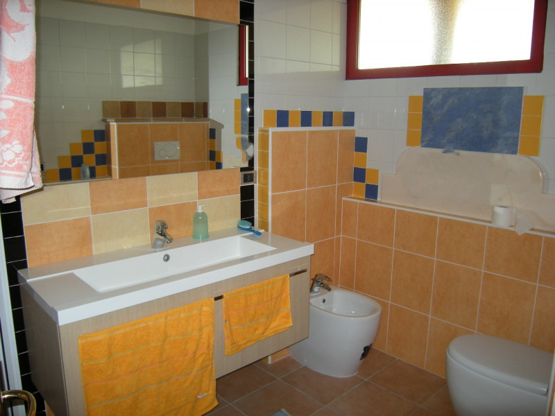 CAMPIGLIA dei BERICI: In posizione comoda al centro paese e alla S.s. Riviera Berica, proponiamo ...