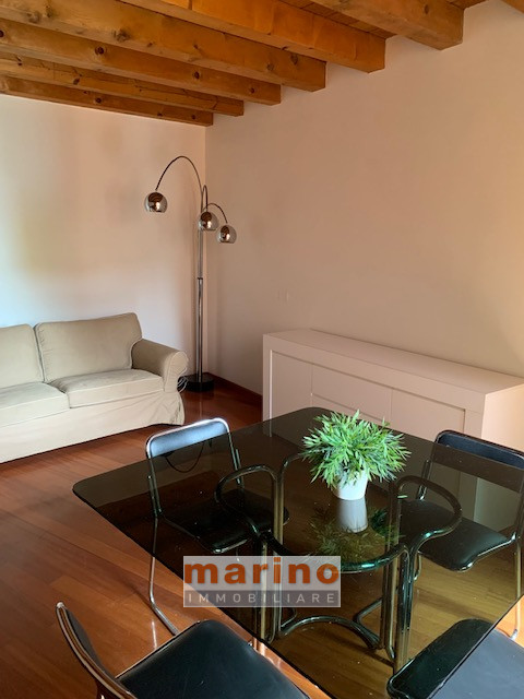 PADOVA CENTRO STORICO VIA SANTA SOFIA  Appartamento ristrutturato in elegante palazzetto di sole ...