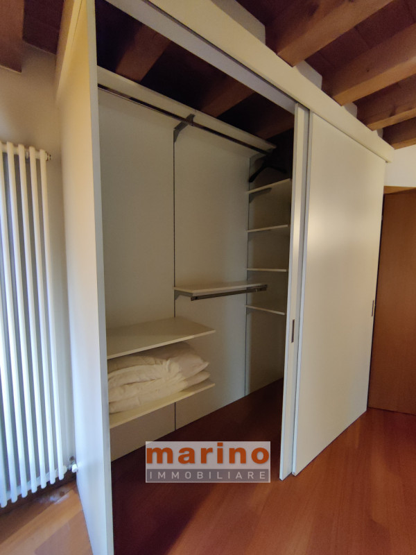 PADOVA CENTRO STORICO VIA SANTA SOFIA  Appartamento ristrutturato in elegante palazzetto di sole ...