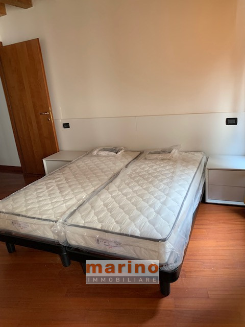 PADOVA CENTRO STORICO VIA SANTA SOFIA  Appartamento ristrutturato in elegante palazzetto di sole ...