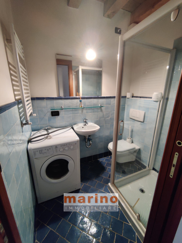 PADOVA CENTRO STORICO VIA SANTA SOFIA  Appartamento ristrutturato in elegante palazzetto di sole ...