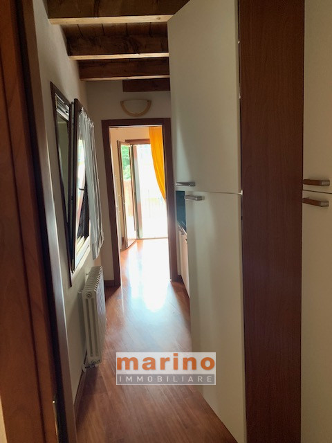 PADOVA CENTRO STORICO VIA SANTA SOFIA  Appartamento ristrutturato in elegante palazzetto di sole ...