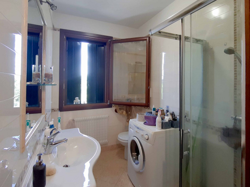 BREDA DI PIAVE frazione Vacil, a 8 km e 15 minuti in auto da Treviso, affittasi a referenziati co...