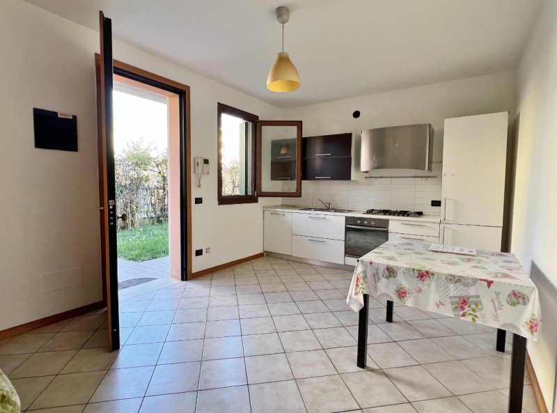 IN VENDITA A CAVAZZALE: MINI APPARTAMENTO PARZIALMENTE ARREDATO, CON GIARDINO PRIVATO E INGRESSO ...