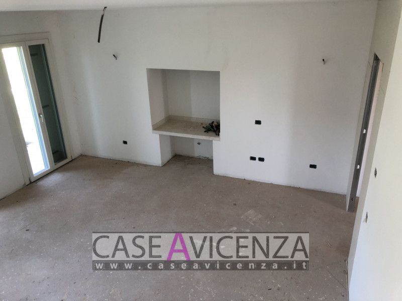 GRISIGNANO DI ZOCCO - CLASSE ENERGETICA A3 - Proponiamo in centro paese, ULTIMA ESCLUSIVA PORZION...