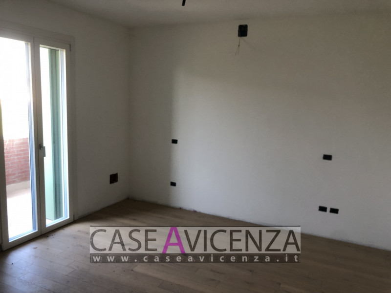 GRISIGNANO DI ZOCCO - CLASSE ENERGETICA A3 - Proponiamo in centro paese, ULTIMA ESCLUSIVA PORZION...