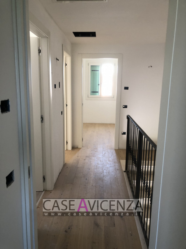 GRISIGNANO DI ZOCCO - CLASSE ENERGETICA A3 - Proponiamo in centro paese, ULTIMA ESCLUSIVA PORZION...