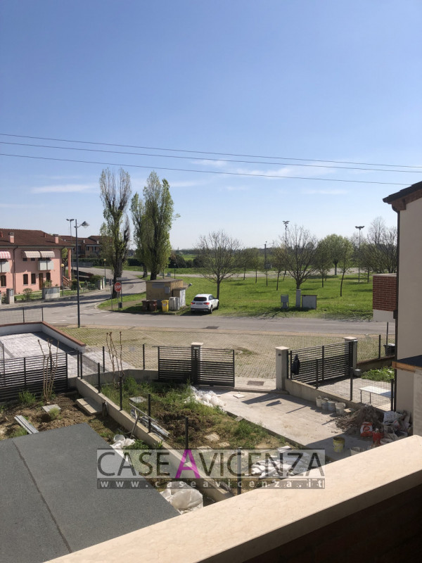 GRISIGNANO DI ZOCCO - CLASSE ENERGETICA A3 - Proponiamo in centro paese, ULTIMA ESCLUSIVA PORZION...