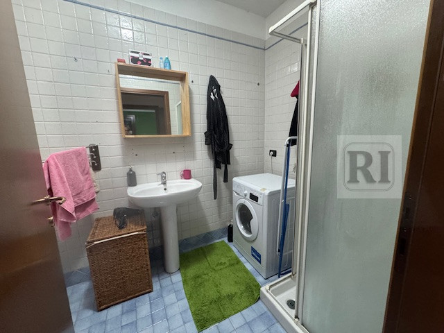 @LIMENA - centralissimo appartamento arredato composto da ingresso soggiorno cottura, due camere,...