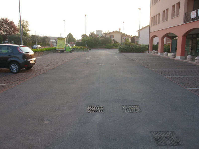 Ufficio in elegante fabbricato di alta rappresentanza con finiture di alta qualità esclusivamente...