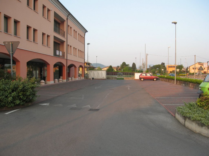 Ufficio in elegante fabbricato di alta rappresentanza con finiture di alta qualità esclusivamente...