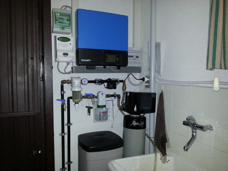 Si vende casa singola, in perfette condizioni su lotto di circa 1.500 mq di giardino.
Al piano ri...