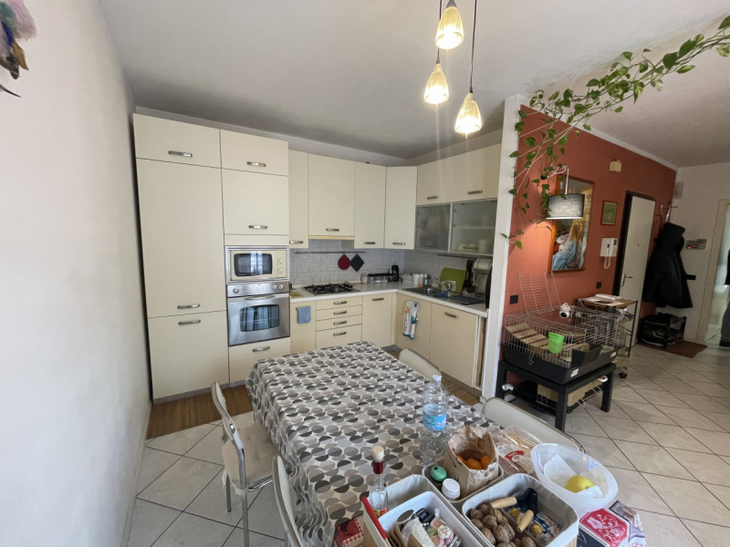 ZONA TORRE,  inserito in un  residence immerso nel verde, ottimo contesto abitativo, zona tranqui...