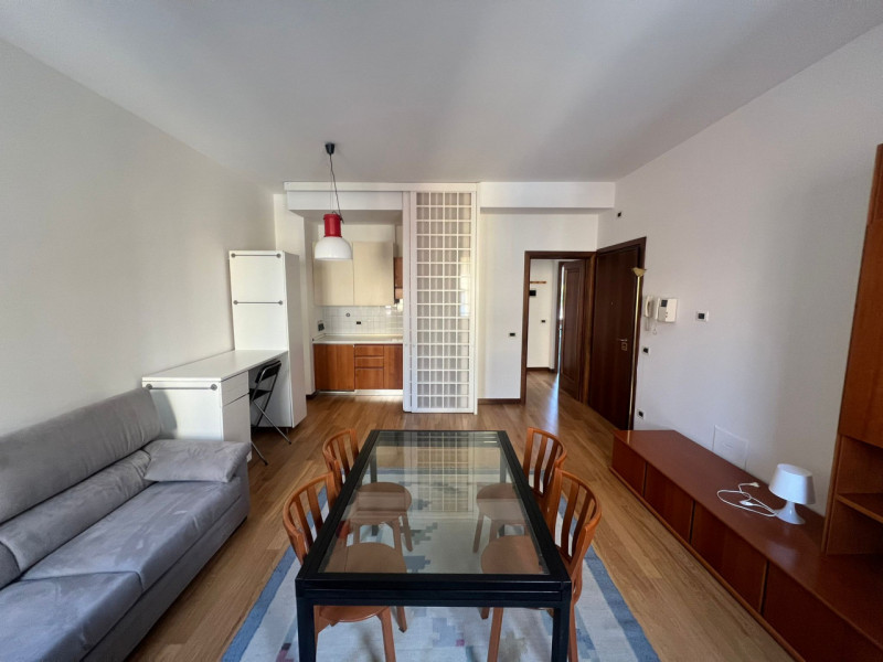 A DUE PASSI DA PIAZZA MAZZINI, APL PRIMO PIANO DI UN CONDOMINIO RECENTEMENTE RISTRUTTURATO, PROPO...