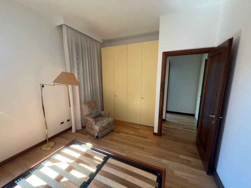 A DUE PASSI DA PIAZZA MAZZINI, APL PRIMO PIANO DI UN CONDOMINIO RECENTEMENTE RISTRUTTURATO, PROPO...