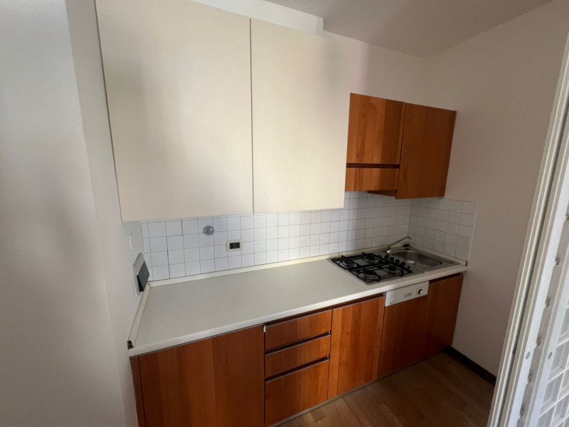 A DUE PASSI DA PIAZZA MAZZINI, APL PRIMO PIANO DI UN CONDOMINIO RECENTEMENTE RISTRUTTURATO, PROPO...