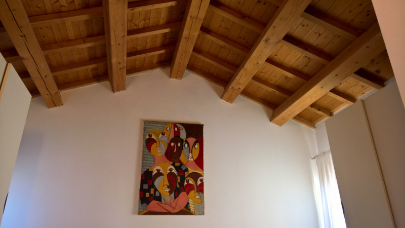 Este, affascinante appartamento duplex in vendita. Con un'ampia superficie di 140 mq, questa prop...