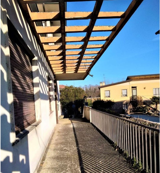 PONTEVIGODARZERE  VILLA 

villa di circa 400 mq nel quartiere residenziale di Pontevigodarzere, c...