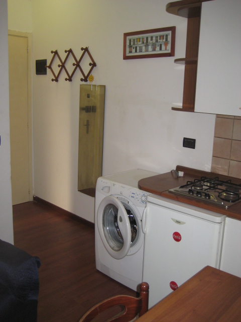 ZONA TADI/DUOMO IN PICCOLO E TRANQUILLO CONDOMINIO, PROPONIAMO MINI-APPARTAMENTO ARREDATO PER DUE...