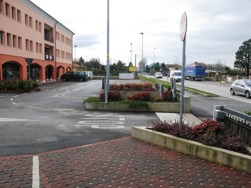 Ufficio di 81 mq netti in elegante fabbricato di alta rappresentanza con finiture di alta qualità...