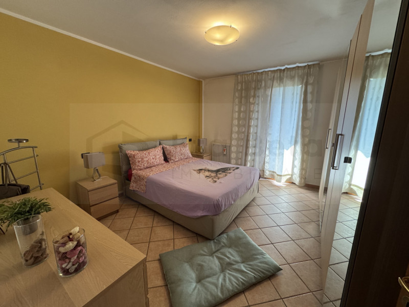 Situato nel quartiere di San Lazzaro nelle immediate vicinanze al futuro nuovo ospedale, proponia...