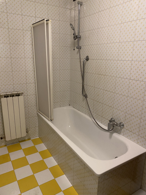 In centro paese, su palazzina di poche unità, spazioso mini appartamento al 1° piano composto da ...