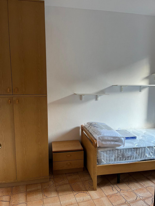 Istituti-Ospedali appartamento in contesto tranquillo al secondo piano di sole 4 unità composto d...