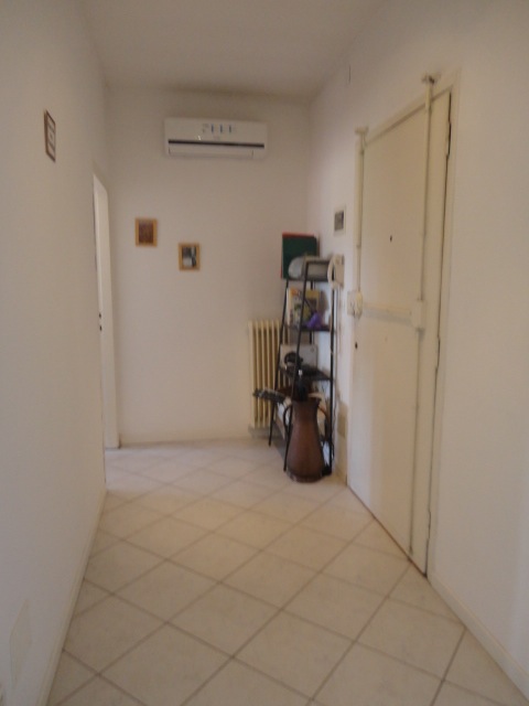 In una bella palazzina, tenuta con cura, in una zona tranquillissima del quartiere di Brusegana è...