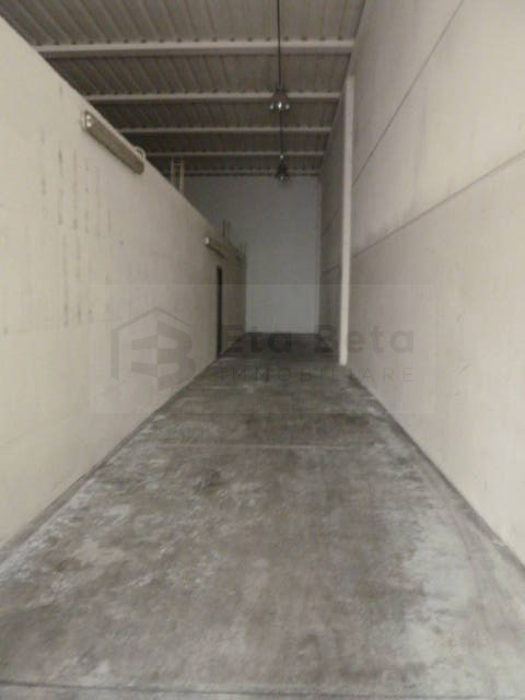 Nella zona industriale delle Granze di Camin (Padova), proponiamo in locazione un capannone moder...