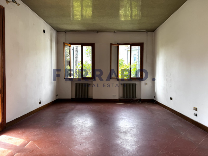 Treviso, San Zeno, Codice YA20
Proponiamo in affitto esclusiva porzione di bifamiliare di 140 mq,...