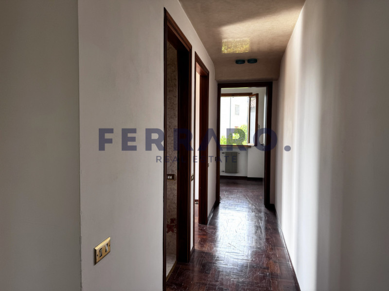 Treviso, San Zeno, Codice YA20
Proponiamo in affitto esclusiva porzione di bifamiliare di 140 mq,...