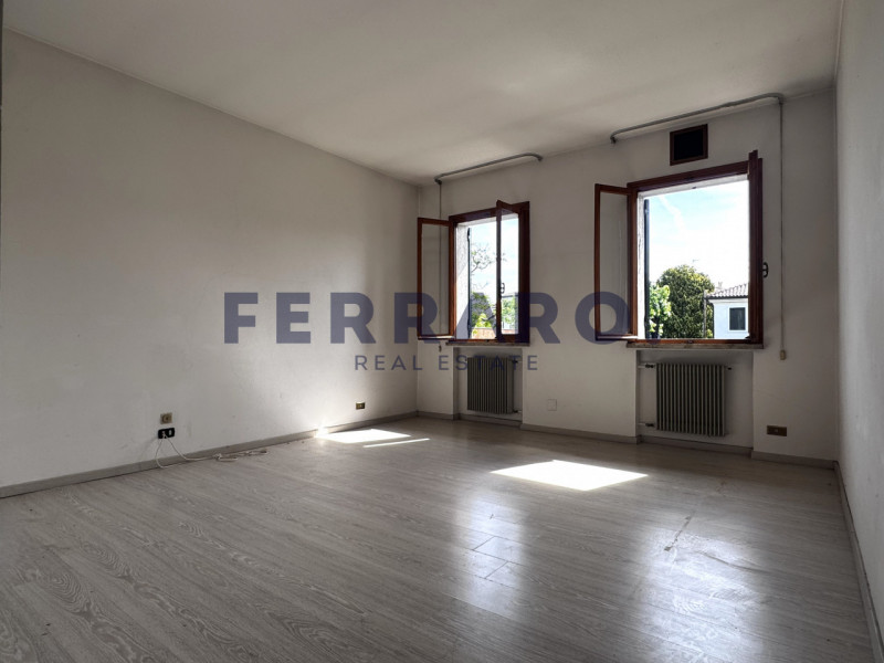 Treviso, San Zeno, Codice YA20
Proponiamo in affitto esclusiva porzione di bifamiliare di 140 mq,...