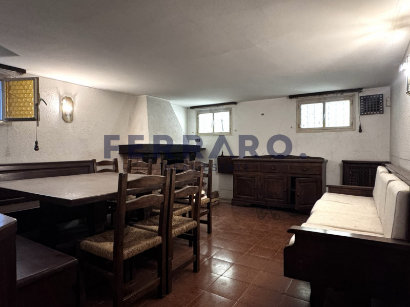 Treviso, San Zeno, Codice YA20
Proponiamo in affitto esclusiva porzione di bifamiliare di 140 mq,...
