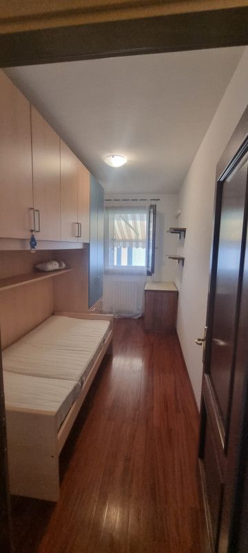 RIF. CA3001 - TEL. 049626977 Proponiamo in affitto un elegante appartamento quadrilocale di circa...