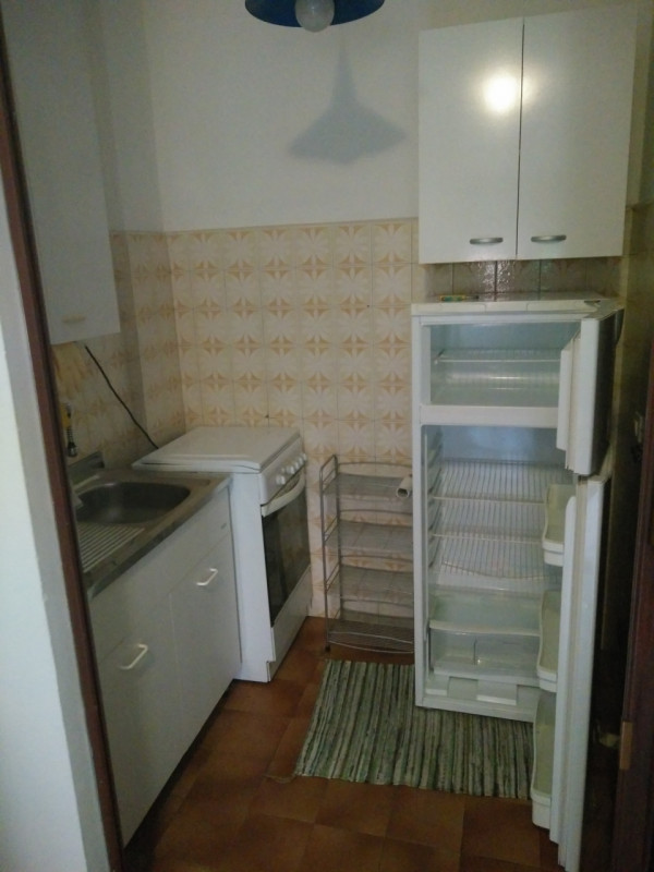OSPEDALI - VIA CALZA Appartamento in posizione tranquilla vicino allo Iov, comoda anche per parch...