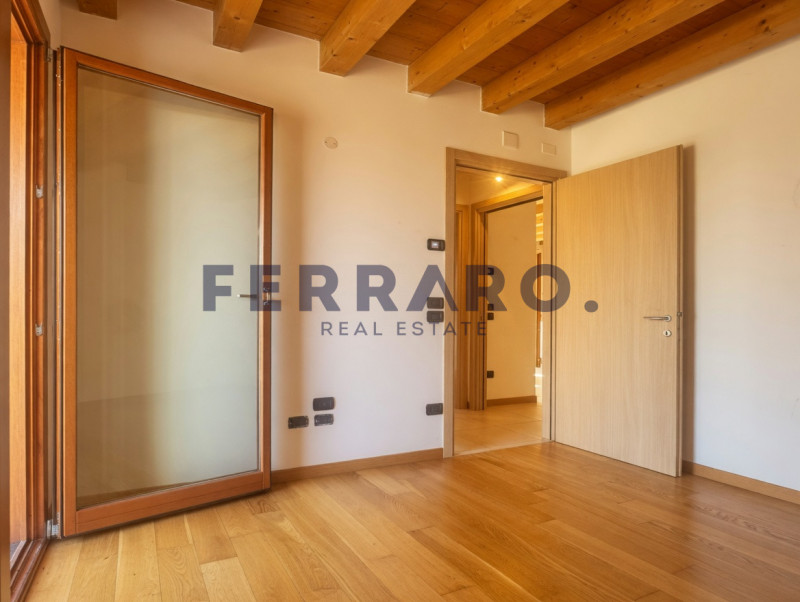 Treviso, zona Castellana – Codice IV6

Proponiamo in vendita elegante appartamento trilocale con ...