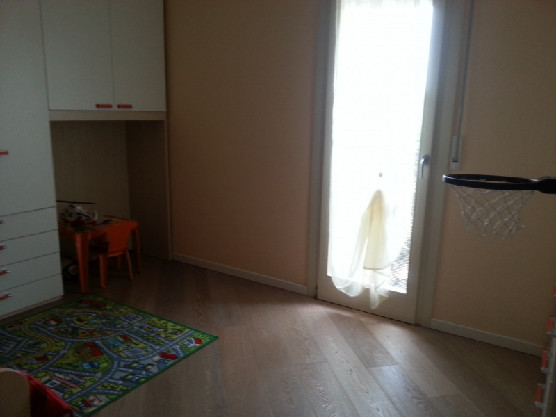 Comodo al centro storico nuovo trilocale composto da: ampia zona giorno con affaccio su un terraz...