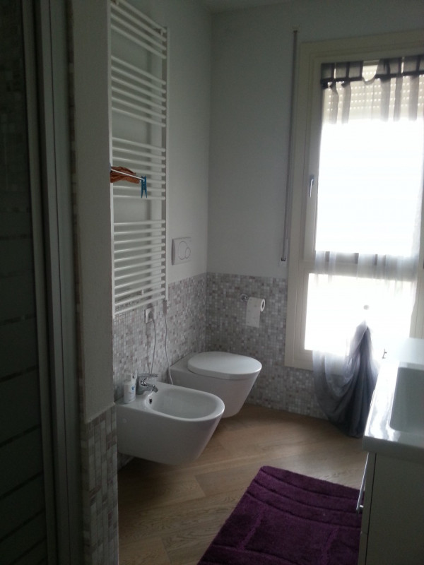 Comodo al centro storico nuovo trilocale composto da: ampia zona giorno con affaccio su un terraz...