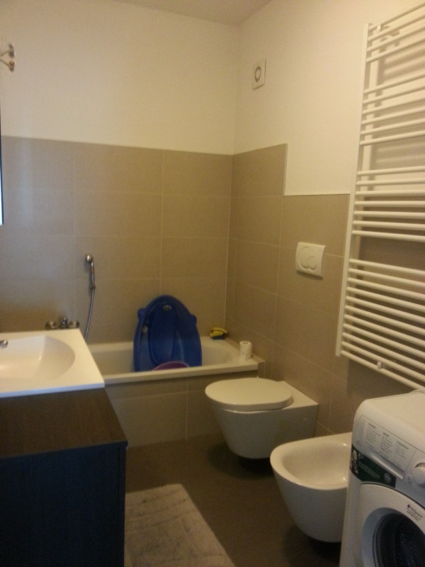 Comodo al centro storico nuovo trilocale composto da: ampia zona giorno con affaccio su un terraz...