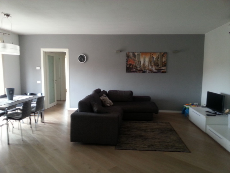 Comodo al centro storico nuovo trilocale composto da: ampia zona giorno con affaccio su un terraz...