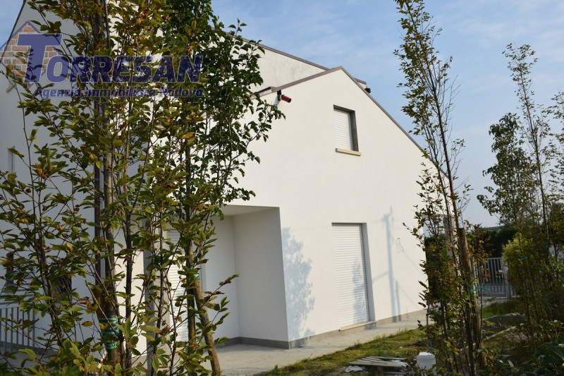 CASA SINGOLA ACCOSTATA
SAN CARLO  PLEBISCITO  fine via Cardinal Callegari, zona verde, comoda all...