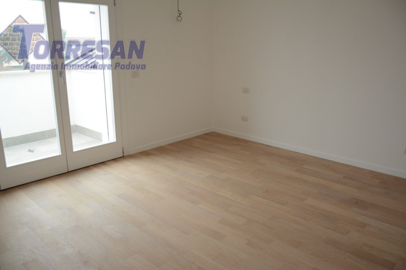 CASA SINGOLA ACCOSTATA
SAN CARLO  PLEBISCITO  fine via Cardinal Callegari, zona verde, comoda all...