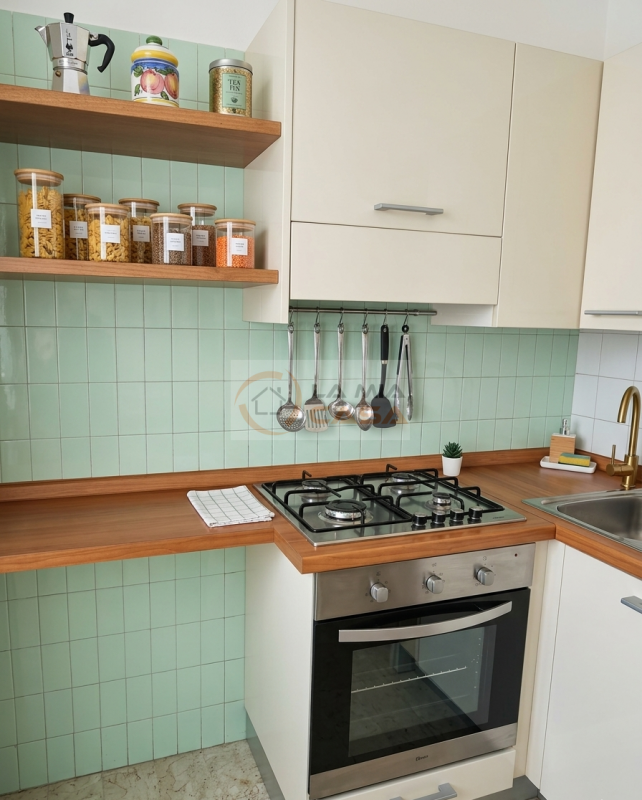 LEGNARO - Appartamento sito in pieno centro paese. Dispone di soggiorno con cucinotto e bagno. Tr...