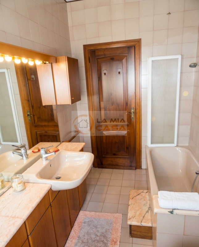 LEGNARO - Appartamento sito in pieno centro paese. Dispone di soggiorno con cucinotto e bagno. Tr...