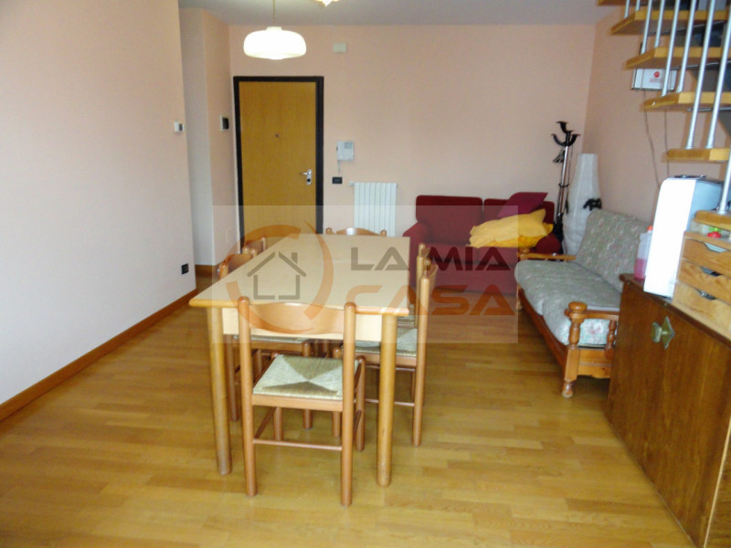 LEGNARO: Spazioso appartamento sito in quartiere residenziale, con pista ciclabile che collega fi...