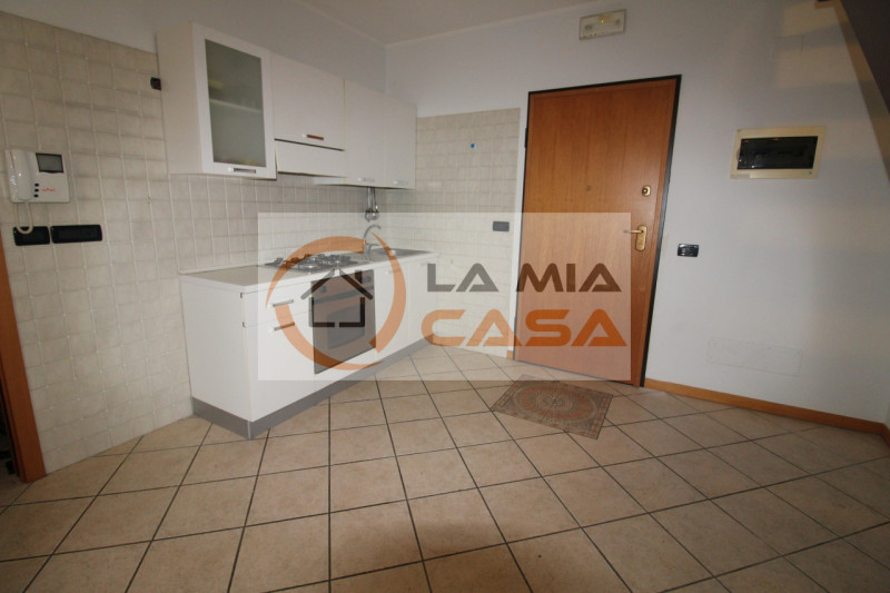 LEGNARO - Appartamento per cinque studenti di recente costruzione, completo di tutti i comfort co...