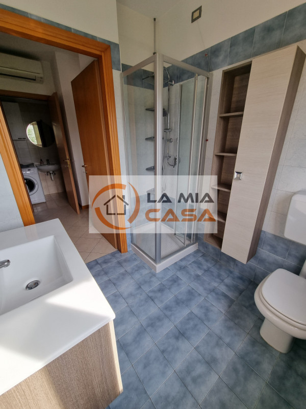 LEGNARO - Appartamento di recente costruzione posto al secondo ed ultimo piano. Dispone di soggio...